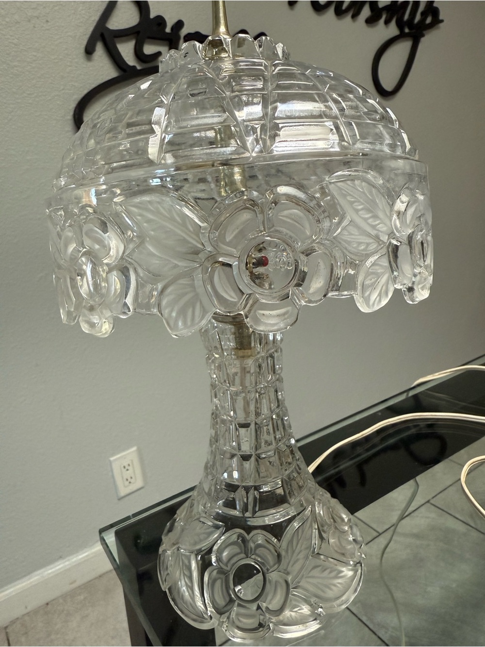 Vintage Glass Floral Table Lamp